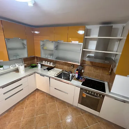1 Apartment